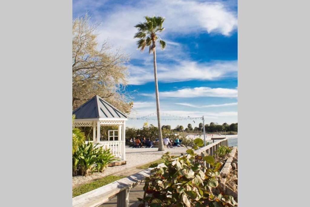 Bay View, Studio206, Beach Steps Away! Pool+Wifi Ruskin Exterior foto